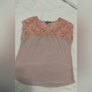 Women’s pink blouse with rose 3D lace